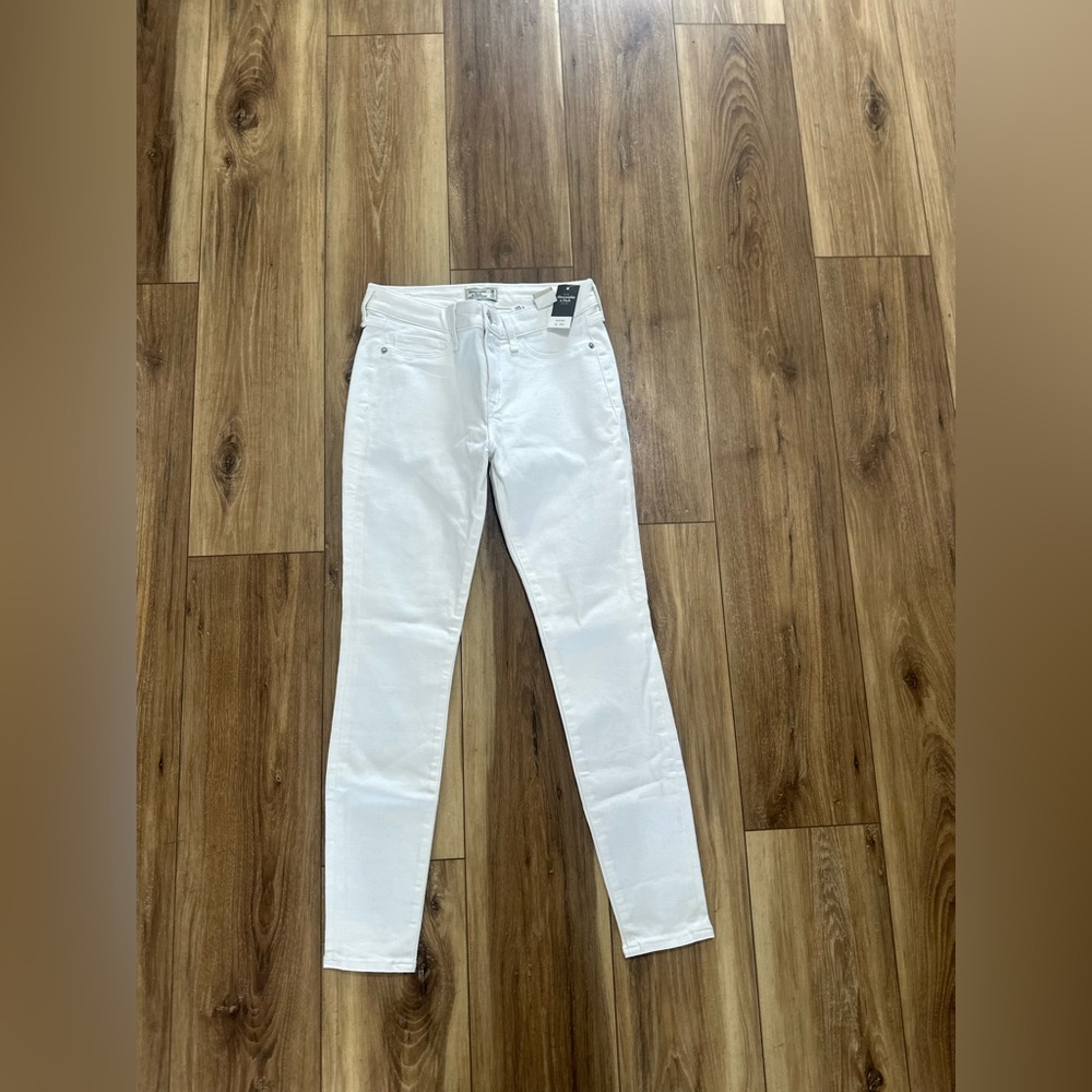 Abercrombie & Fitch women’s white Harper super skinny jeans size 26/2s NWT